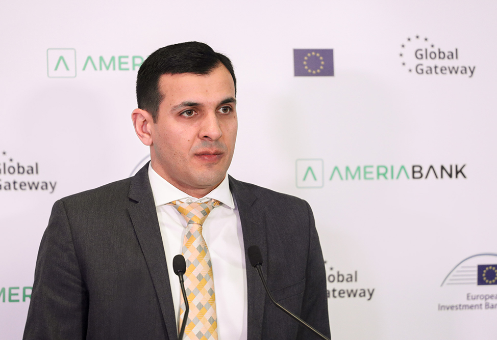 Ованнес Тороян, Америабанк, EIB