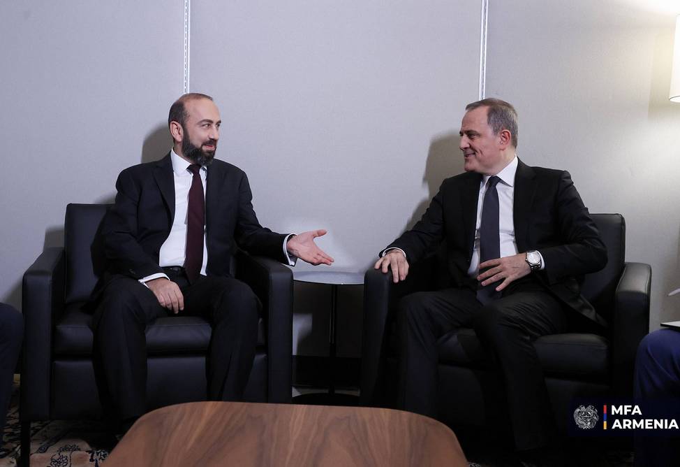  Главы МИД Армении и Азербайджана обсудили мирную повестку