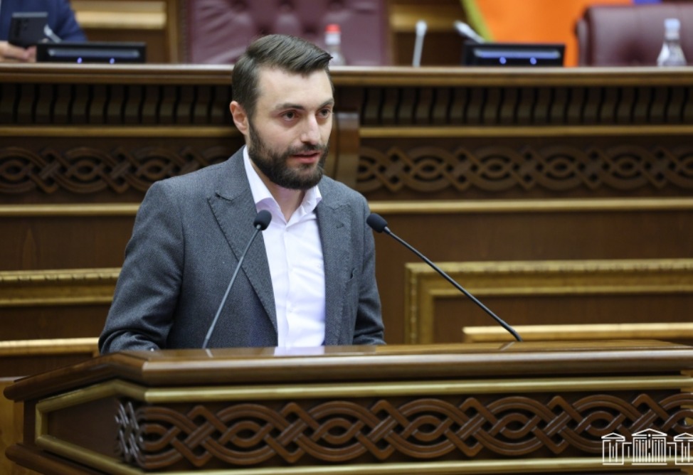 Прекращены полномочия депутата правящей фракции «Гражданский договор» Арена Мкртчяна