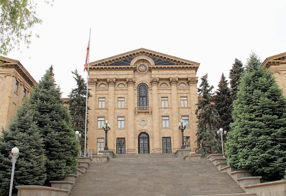 Նիկոլ Փաշինյանը պաշտոնապես առաջադրվեց Հայաստանի վարչապետի պաշտոնում