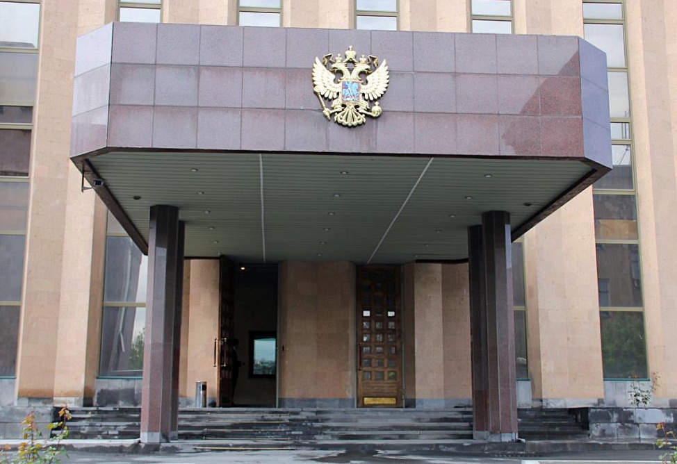 Հայկական քաղաքացիություն ունեցող և Հայաստանում մշտապես բնակվող ՌԴ քաղաքացիները պարտավոր չեն ծանուցել երկքաղաքացիության մասին մինչև Ռուսաստան մուտք գործելը