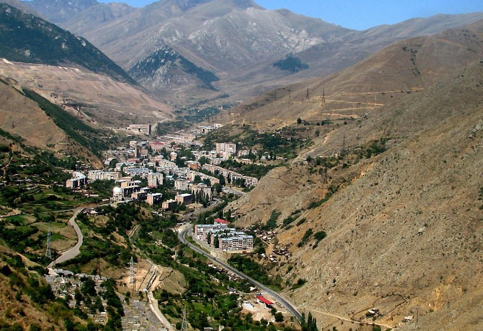 Председатель Совета компании «Cronimet Mining AG» Гюнтер Пиларски поздравил жителей армянского Каджарана с 55-летием города