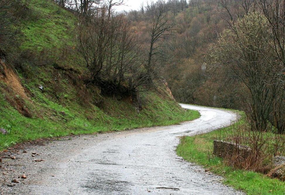 Некоторые трассы в Армении по-прежнему закрыты и труднопроходимы – МЧС