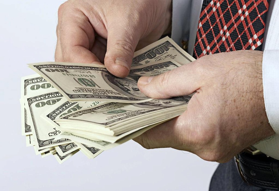 «Новые богатые»: портрет ценой от $100 000 до $2 млн.