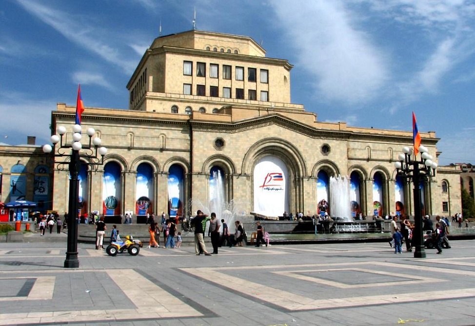 Картина Серова "возвращается" с выставки в Третьяковке домой в Ереван