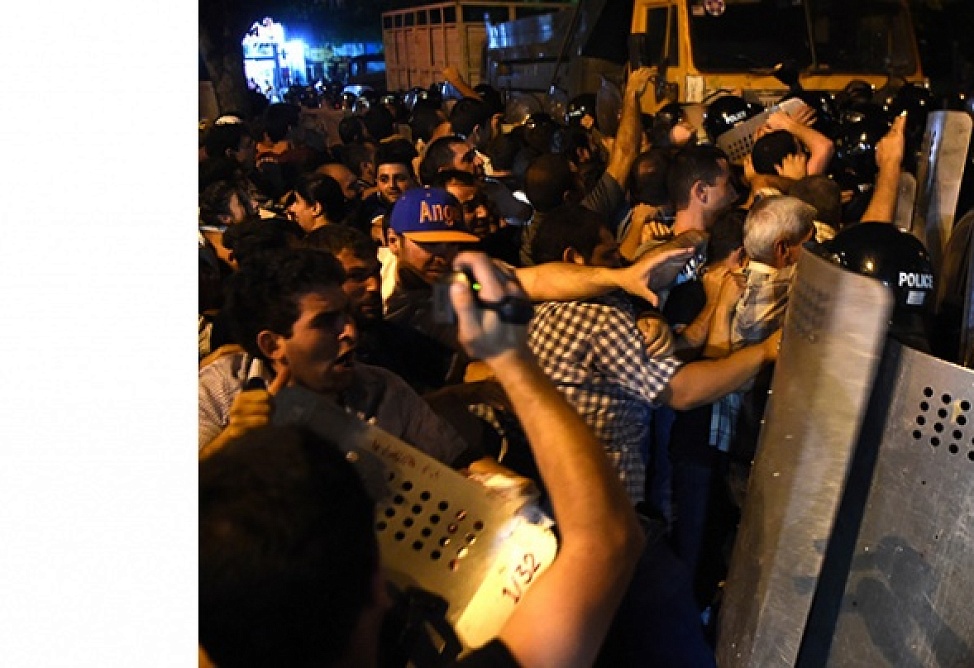 Полиция заявляет о недопустимости проведения митингов в районе захваченного полка ППС 