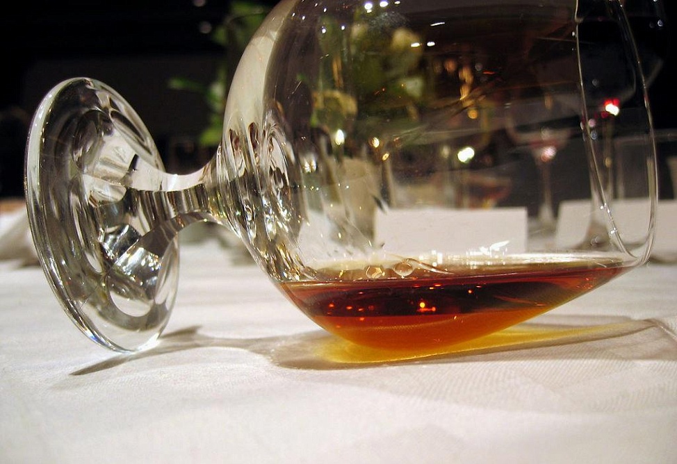 Изготовитель «элитного» алкоголя «домашнего разлива» задержан в Ереване - КГД 